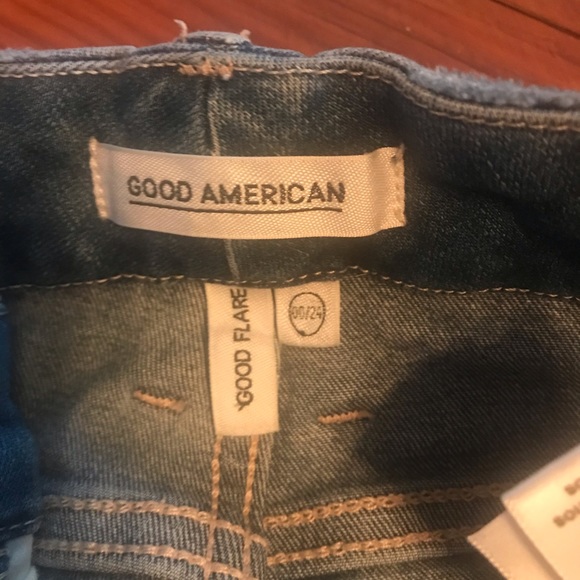 Good American ‘Good Flare’ jeans in BLUE381 - Picture 2 of 5